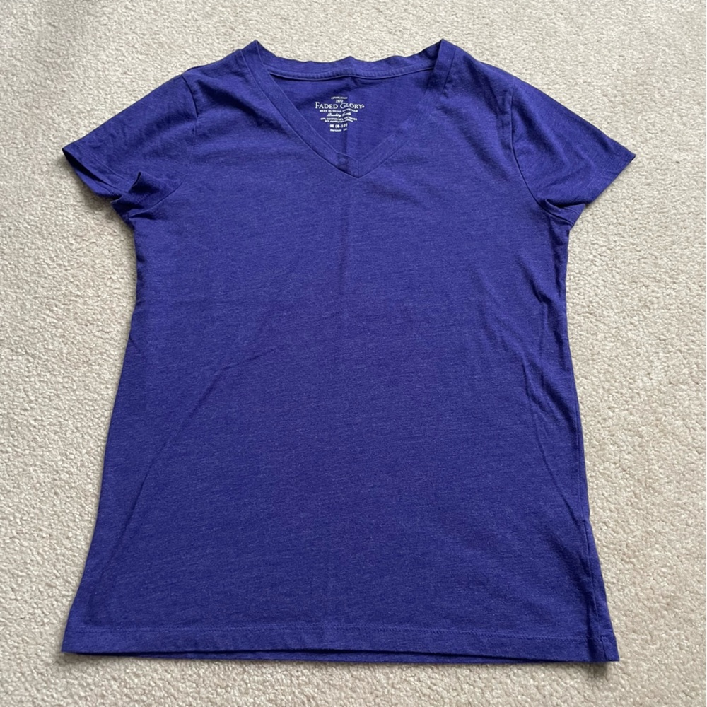 ⏫ Faded Glory V-Neck T-shirt